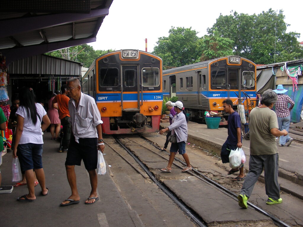 Samut Sakhon Station