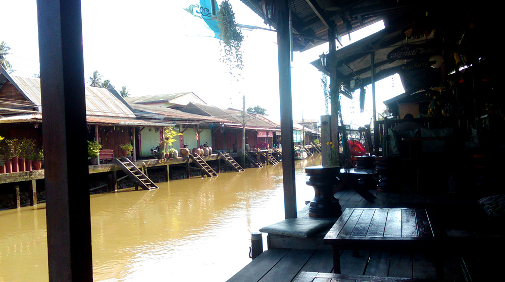 Homestay on the Amphawa Klong